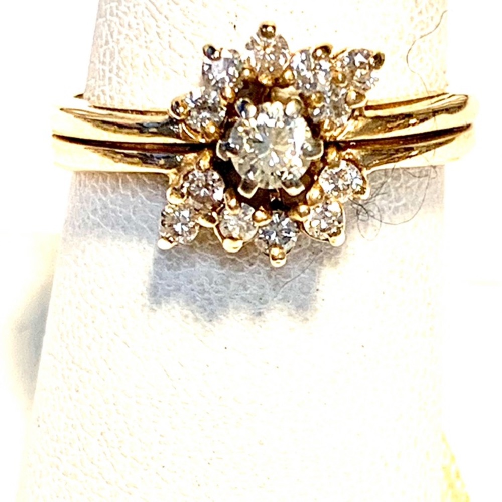 14k -13pc Flower Real Diamond Ring .85tcw VSI -YG